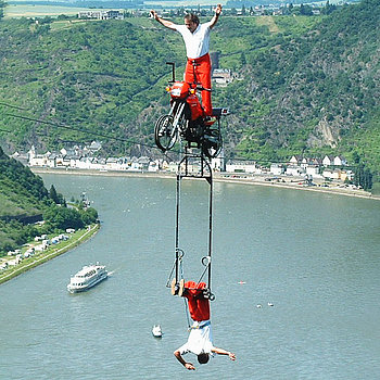 Johann Traber Sr. & Jr.  bei der Loreley 150 m über dem Rhein